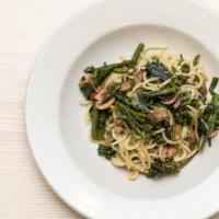Homemade Spaghetti Mushroom · garlic, cremini mushroom, broccolini.