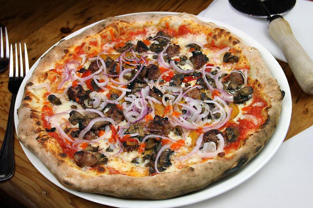 Fradiavola · Mozzarella, Italian sausage, tomato sauce, mushrooms, bell peppers, red onions & spicy peperoncino Cal/1120.