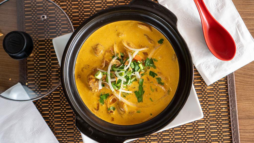 Sweet Potato And Curry Chicken Clay Pot  · Boneless chicken, sweet potatoes, potatoes, and carrots stew ed in a yellow curry sauce.