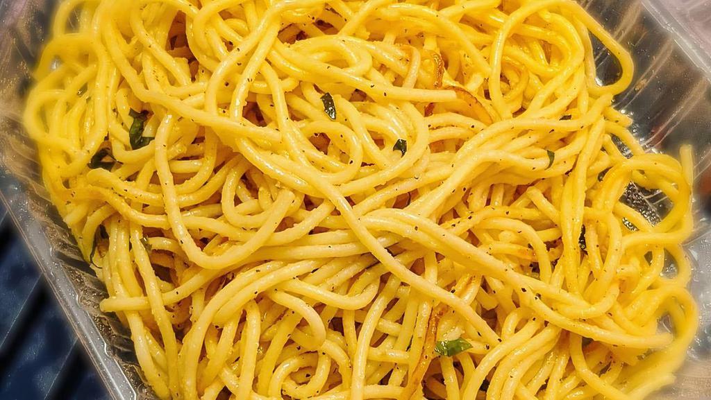 Garlic Noodle · Spaghetti with a blend of our aromatic garlic and butter flavors.