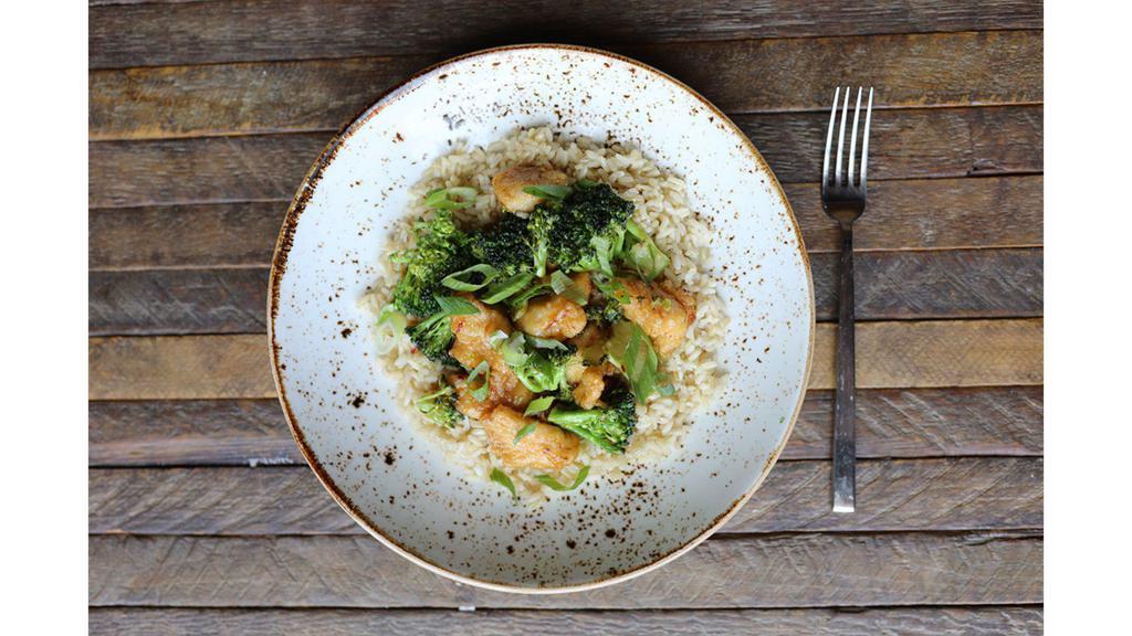 Sweet + Spicy Bowl (Lunch Portion) · wok-fired chicken, broccoli, ginger, onions, garlic - served with choice of white or brown steamed rice