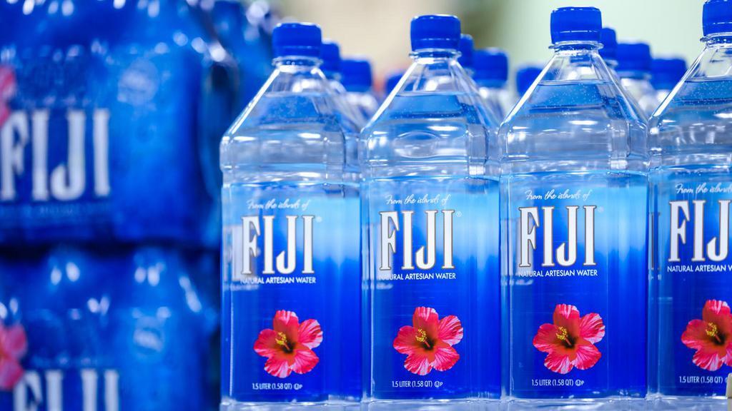 Fiji Water 500ml · 