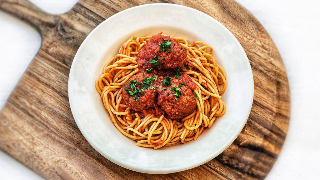 LINGUINE & MEATBALLS · Linguine pasta served with marinara sauce & meatballs.