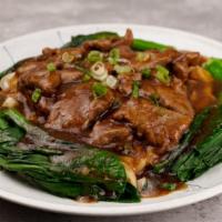B107. Chiu Shan Beef Stir-Fried Rice Noodle with Shacha Sauce · 