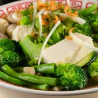 Veggie 'n Tofu Noodle Soup · Broccoli, mushrooms, zucchini, bluelake beans, iceberg lettuce, bean sprouts and soft tofu w...