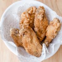 Fried Chicken Wings (5 Pieces) / 炸鸡翅 · Deep fried chicken wings lightly salted and peppered. Served with sweet and sour sauce.