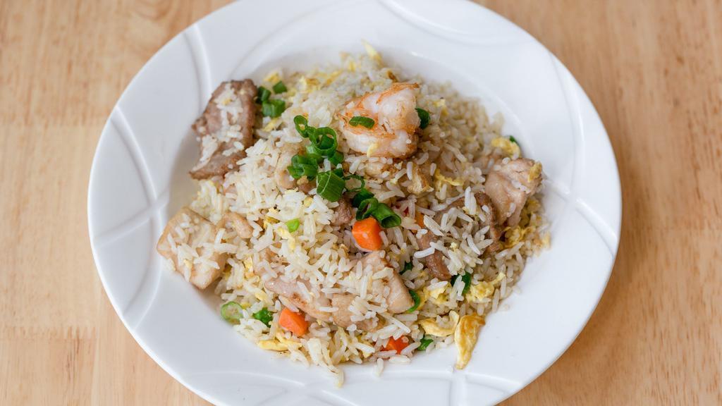 Fried Rice Dish / 炒饭 · Choice of: egg, chicken, beef, pork, shrimp, vegetable, combination for an additional charge. Green onions, eggs, peas and carrots are included in all fried rice dishes.