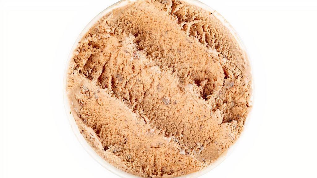 Cold Brew Coffee Cashew Praline · Homemade cashew praline amplifies the flavor of this bold, chocolate-y coffee ice cream. The caramelized praline brings out the beans’ juicy, citrusy qualities; the roasted nuts balance their floral notes.. Contains: Milk, Tree Nuts (cashews)