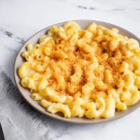 Aged White Cheddar Mac by Homeroom · By Homeroom. Super sharp and satisfying. Made with a 5-year-aged sharp white cheddar. Vegeta...