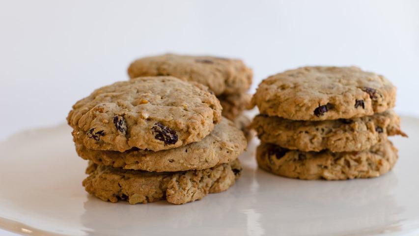 Single Oatmeal Raisin Cookie · A classic combination of oats and raisins.