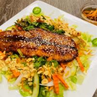 A12. Grilled Salmon Salad/Gỏi Cá Hồi Nướng · 