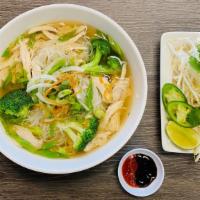 15. Chicken Noodle Soup/Phở Gà · 