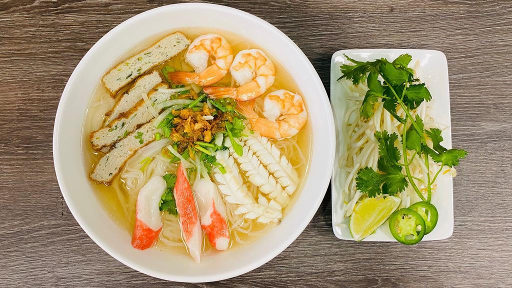 19. Seafood Combo With Shrimps, Imitation Crab & Fish Cake Noodle / Hủ Tiếu Hải Sản · 
