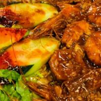 Plato de cucaracha  · Camarones cucaracha con arroz  frijol papas y ensalada