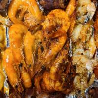 Botana camaronera · Trail with 6 diferent orders of shrimp.