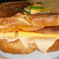 Caramelized Pear, Chipotle ＆ Cheddar French Toast Sandwich · The sweetness of the pear and the sharpness of the Cheddar. You can eat it anytime. Served w...