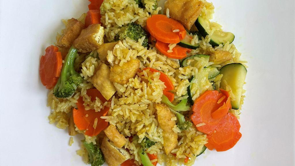 V3. Vegetable Fried White Rice · Fried white rice, tofu, carrot, zucchini, and broccoli.