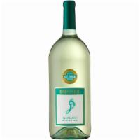 Barefoot Cellars Moscato (1.5 L) · Barefoot Moscato is a sweet, lively white wine with a light, crisp acidity. Tropical aromas ...
