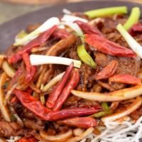 E1. Mongolian Beef蒙古牛肉 · Hot & spicy.