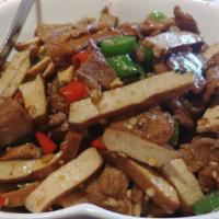 麻婆豆腐  ma pot tofu  · Spicy tofu with ground pork,
