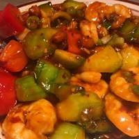 宫保虾kung pao shrimp  · Spicy ,it come with peanut ,cucumber and bell pepper .