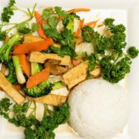 V95. Sautéed Vegetable Tofu / Đậu Hủ Chay Sào Râu Cãi · Tofu Veggie stir-fry served with white rice.