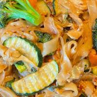 Drunken Noodle (Keemow) · Flat noodle, broccoli, basil, bell pepper, carrot, onion, tomato, zucchini in chili garlic s...