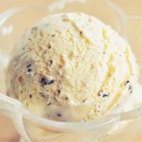 Cookies & Cream Ice Cream · Sweet cookies and cream ice cream.