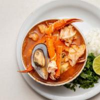 Caldo de Marisco (7 Mares) · Seafood soup.