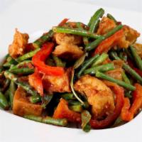 Prig King · Choice of meat or tofu, green beans, chili paste, bell pepper, and basil.