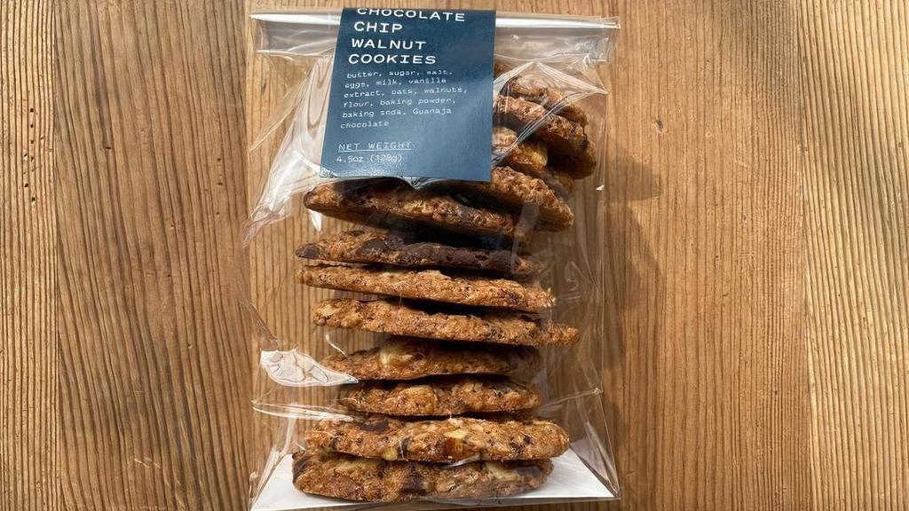 MINI CHOCOLATE CHIP WALNUT COOKIE BAG · mini chocolate chip cookies with oats and walnuts | (n)