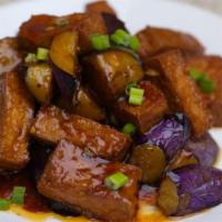 V15. 茄子烧豆腐Eggplant & Tofu in Brown Sauce · 