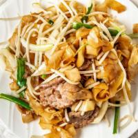 40. Beef Chow Fun with Vegetable · 