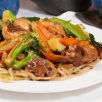 House Special Lo Mein · Mix veg, chicken, beef and prawn over noodle.