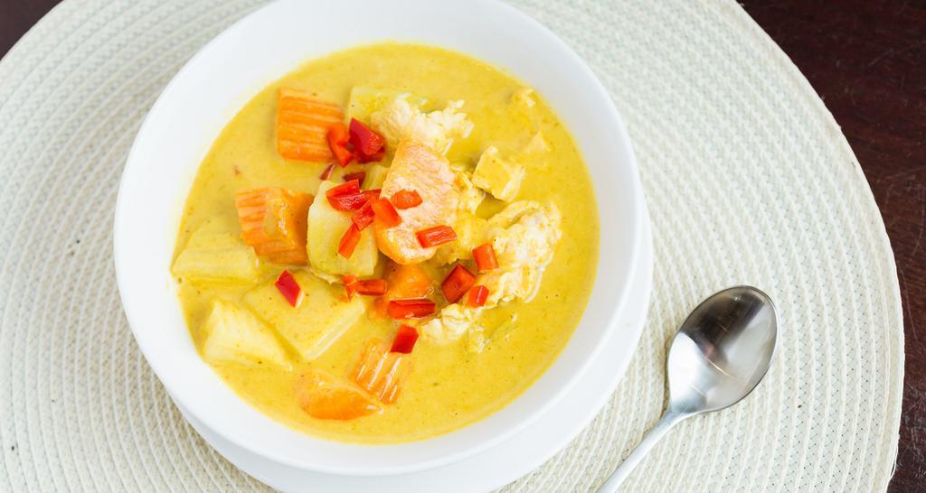 Yellow Curry (Gaeng Garee) Chicken/Vegi/Tofu · Hot and spicy. Spicy yellow curry cooked with coconut milk, potatoes, onions and your choice of meats.