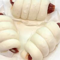 Steamed Chinese Sausage Bread Rolls 臘腸卷 · 臘腸卷