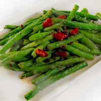 I3. 干扁四季豆 / Dry Braised Green Bean · Spicy.