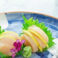 Hokkaido Scallops Sashimi 6 Pieces · 