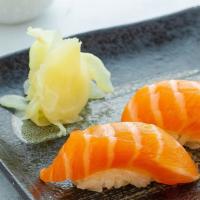 Salmon toro nigiri 2 pcs · 