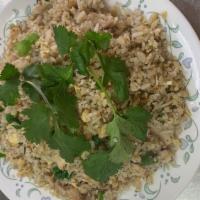 3. Salted Fish Fried Rice 鹹魚雞粒炒飯 · Cơm Chiên Cá Mặn
鹹魚雞粒炒飯