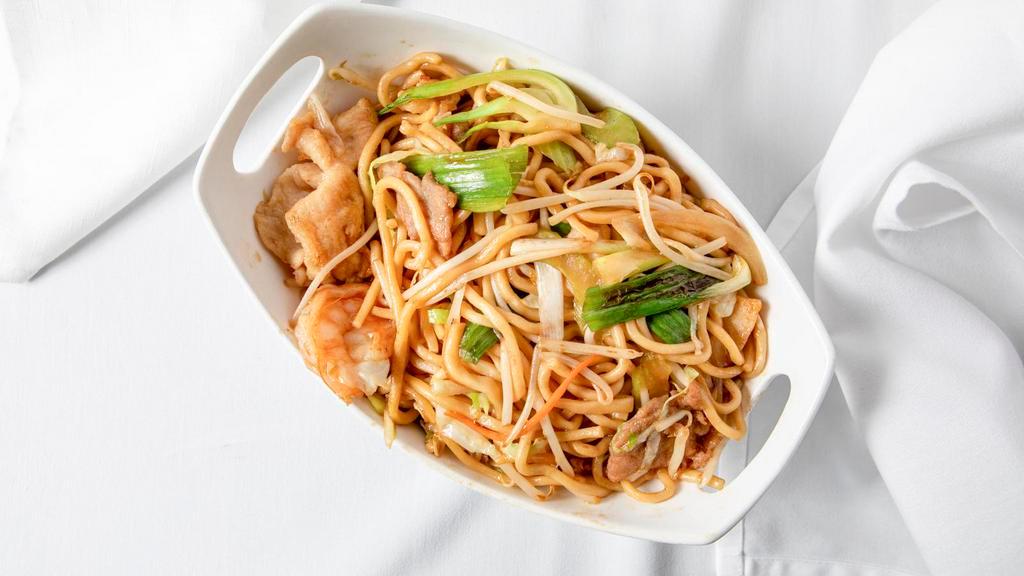Chow Mein · Available with bbq pork, chicken, beef, vegetables, shrimp or combo (beef, chicken and shrimp).