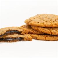 Fudge-Filled Chocolate Chip Cookies · Five chocolate chip cookies with a soft, fudge-filled center.. Calories per cookie.