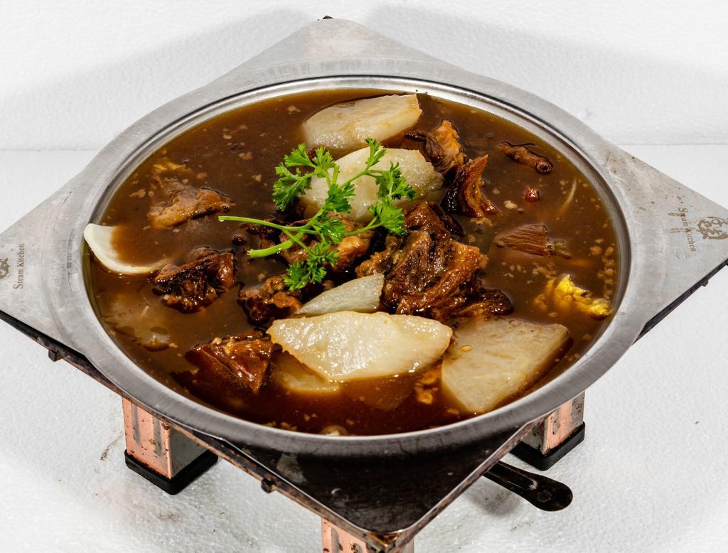 (M3) Beef Stew & Turnip Pot / 蘿蔔牛腩鍋 · 