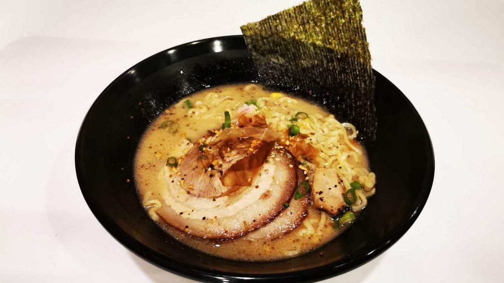 (R2) Tonkotsu Ramen / 豬骨拉麵 · Pork Broth with slide chashu, egg, wood ear mushroom, bean sprout, fish cake and green onion.