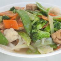 #8.5. Veggie Deluxe · Gluten-free. Broccoli, cauliflower, napa cabbage, mushroom, snow peas, tofu, celery and carr...