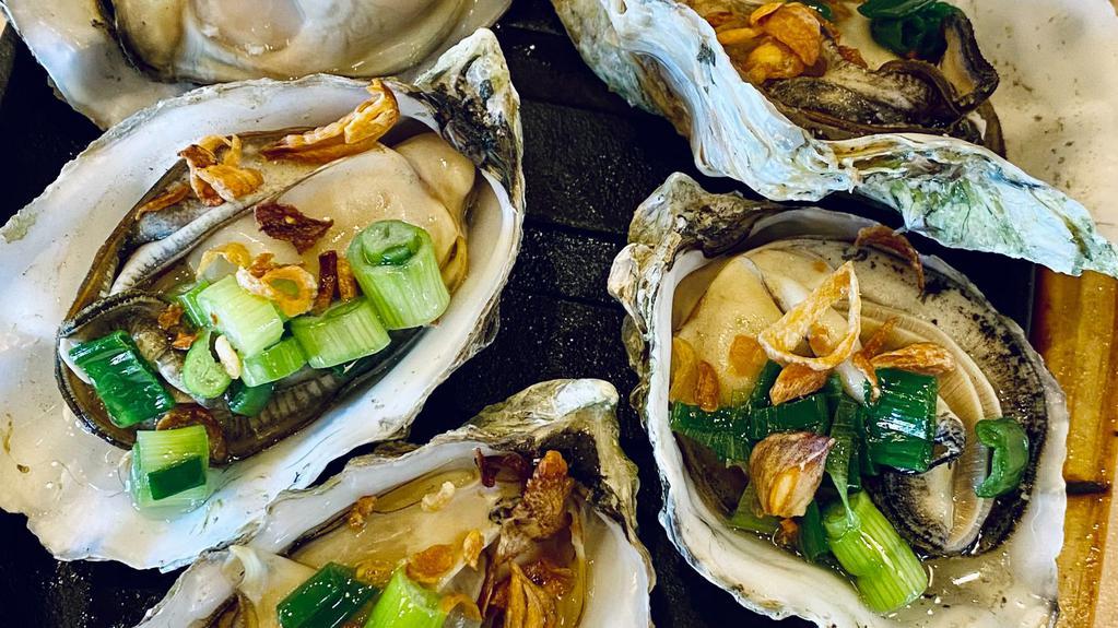 Hao Nuong Mo Hanh (6) · Grilled oysters with butter and green onions (6).