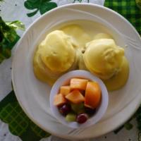 California Benedict  · Avocado, tomato and poached eggs on an English muffin with hollandaise sauce.