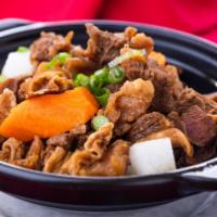 麻辣牛腩煲 Beef Stew with Spicy Sauce · 