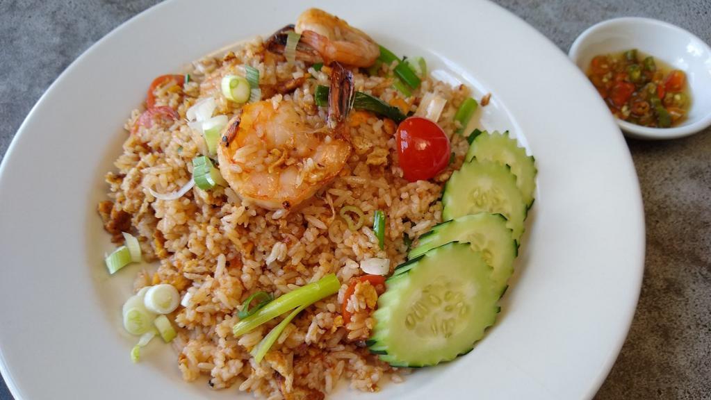 Kao Pad Man Goong · Shrimp fried rice with egg, cherry tomatoes, onion, scallions & shrimp paste