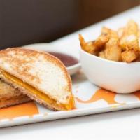 Kid Grilled Cheese Meal · Toasted Organic White Bun with American Style Cheese. 450 cals | 7g protein. Allergies:. Org...